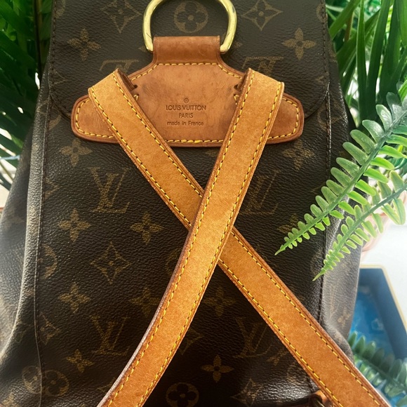 ⭐️ Louis Vuitton Monogram Backpack Authentic, great condition & clean inside. - Picture 2 of 13